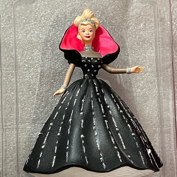 Vintage barbie ornament - Picture 5 of 9